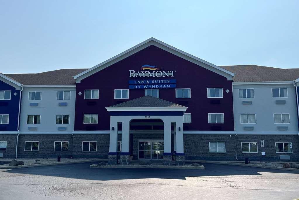 Hotel Baymont By Wyndham Indianapolis Northeast Exterior foto