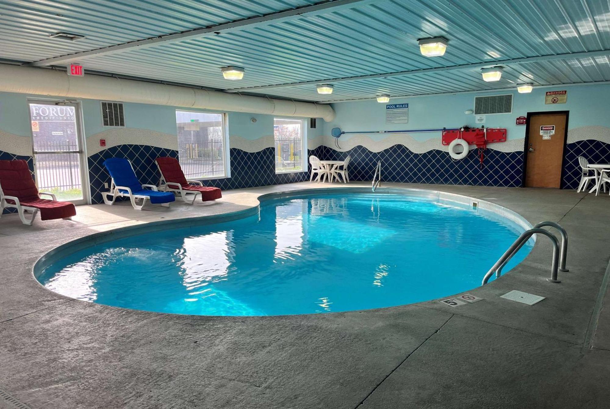 Hotel Baymont By Wyndham Indianapolis Northeast Exterior foto